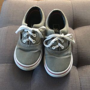Toddler Boy Vans Size 9 (US)